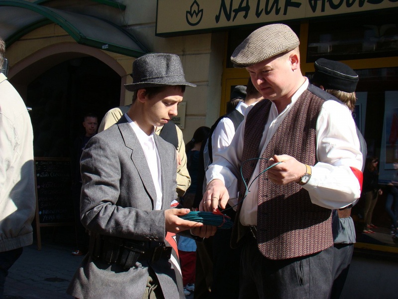 Zdjęcie w galerii na portalu naszwodzislaw.com: Rekonstruktorzy z Wodzisławia na deptaku wiadomości z regionu