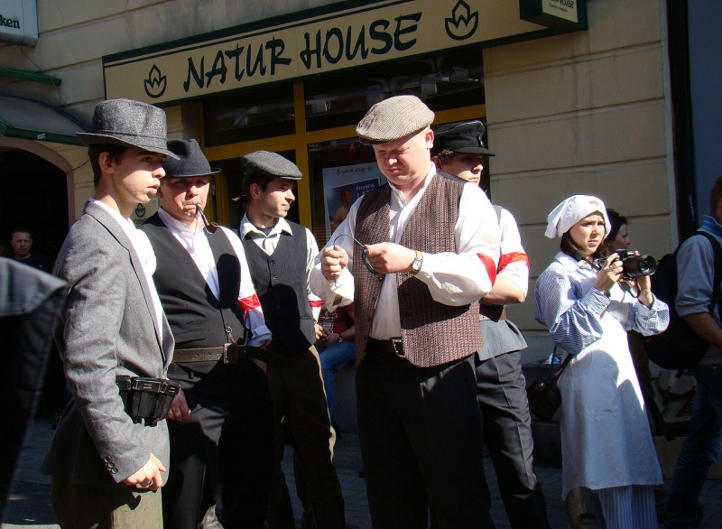 Zdjęcie w galerii na portalu naszwodzislaw.com: Rekonstruktorzy z Wodzisławia na deptaku wiadomości z regionu