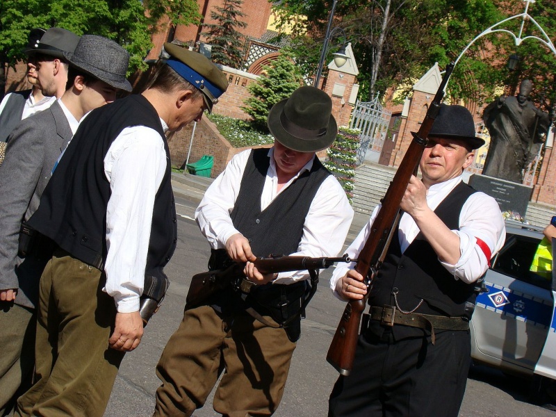 Zdjęcie w galerii na portalu naszwodzislaw.com: Rekonstruktorzy z Wodzisławia na deptaku wiadomości z regionu