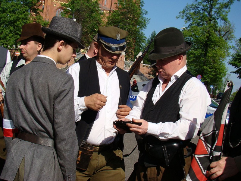 Zdjęcie w galerii na portalu naszwodzislaw.com: Rekonstruktorzy z Wodzisławia na deptaku wiadomości z regionu