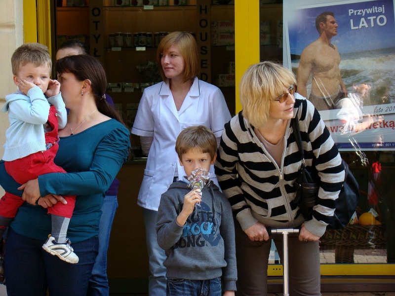 Zdjęcie w galerii na portalu naszwodzislaw.com: Rekonstruktorzy z Wodzisławia na deptaku wiadomości z regionu