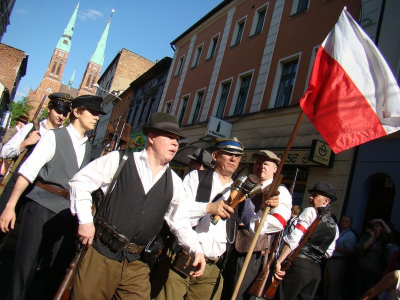 Zdjęcie w galerii na portalu naszwodzislaw.com: Rekonstruktorzy z Wodzisławia na deptaku wiadomości z regionu