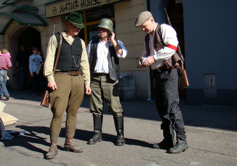 Zdjęcie w galerii na portalu naszwodzislaw.com: Rekonstruktorzy z Wodzisławia na deptaku wiadomości z regionu