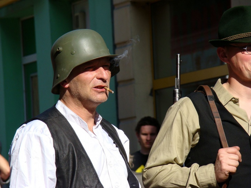 Zdjęcie w galerii na portalu naszwodzislaw.com: Rekonstruktorzy z Wodzisławia na deptaku wiadomości z regionu