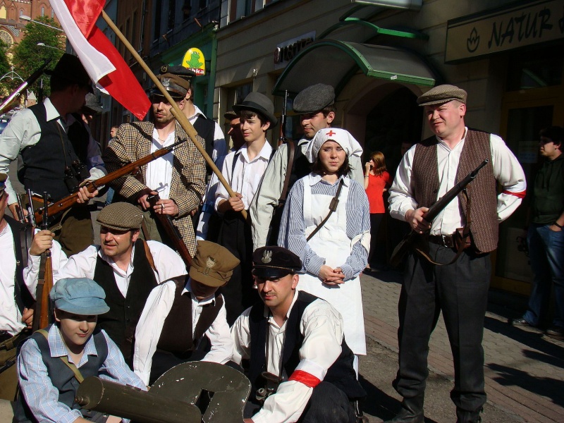 Zdjęcie w galerii na portalu naszwodzislaw.com: Rekonstruktorzy z Wodzisławia na deptaku wiadomości z regionu