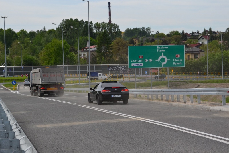 Zdjęcie w galerii na portalu naszwodzislaw.com: Nowy wiadukt już przejezdny wiadomości z regionu