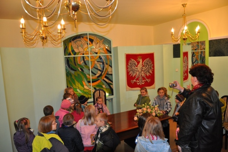 Zdjęcie w galerii na portalu naszwodzislaw.com: Przedszkolaki z wizytą w urzędzie wiadomości z regionu