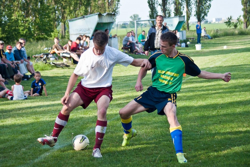 Zdjęcie w galerii na portalu naszwodzislaw.com: Wojnowice pokonały Kokoszyce wiadomości z regionu