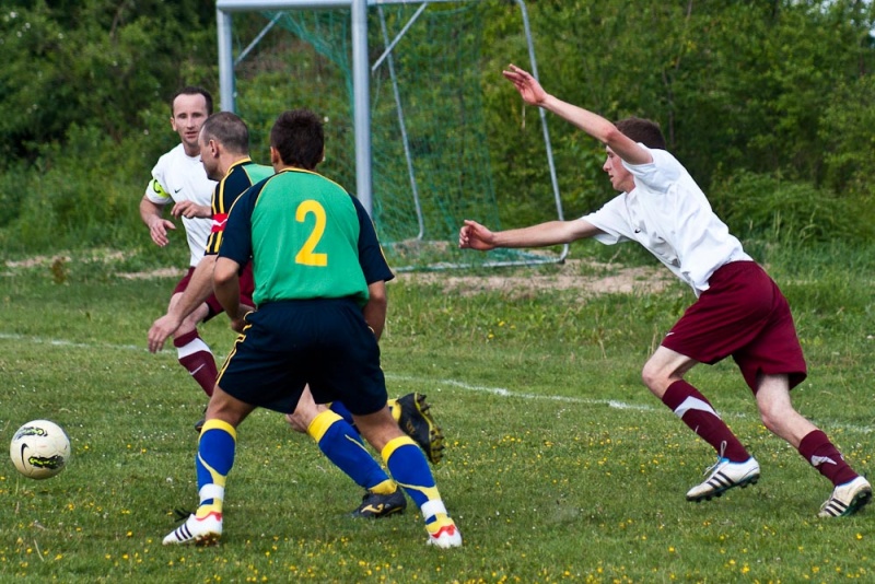 Zdjęcie w galerii na portalu naszwodzislaw.com: Wojnowice pokonały Kokoszyce wiadomości z regionu