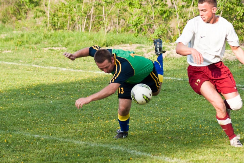 Zdjęcie w galerii na portalu naszwodzislaw.com: Wojnowice pokonały Kokoszyce wiadomości z regionu