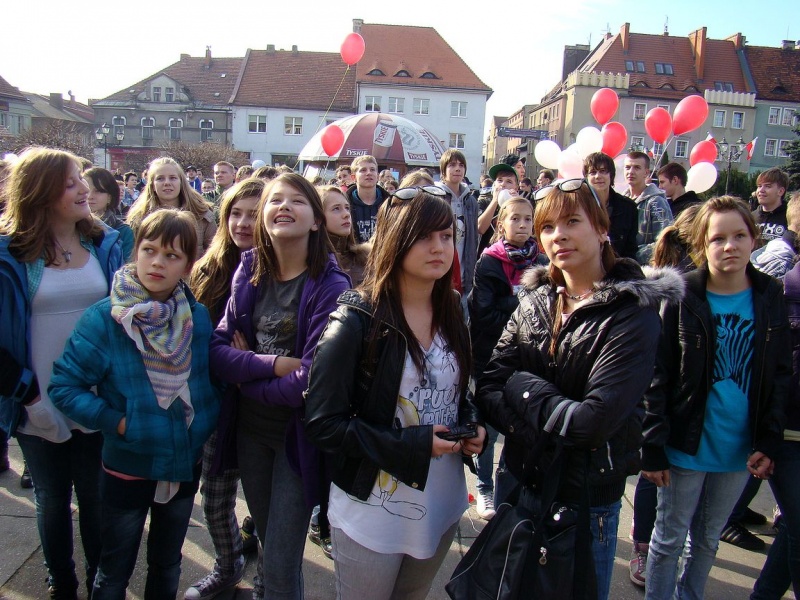 Zdjęcie w galerii na portalu naszwodzislaw.com: Balony wzbiły się w powietrze wiadomości z regionu