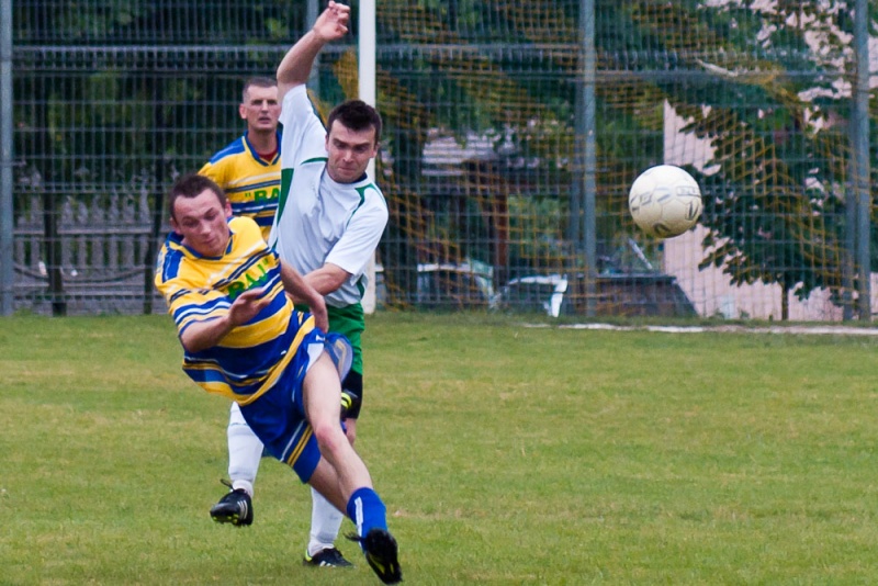 Zdjęcie w galerii na portalu naszwodzislaw.com: Ocice wygrywają, lecz nadal tabelę zamykają wiadomości z regionu