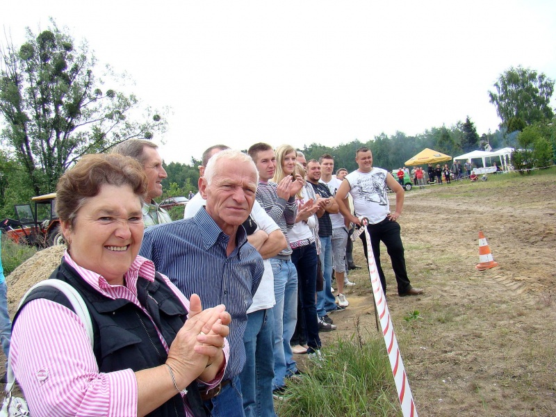 Zdjęcie w galerii na portalu naszwodzislaw.com: Koń Leon uciągnął 1200 kg wiadomości z regionu