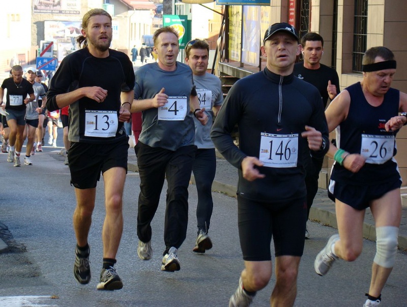 Zdjęcie w galerii na portalu naszwodzislaw.com: 288 osób pobiegło w PÓŁMARATONIE wiadomości z regionu