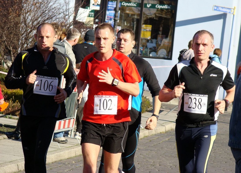 Zdjęcie w galerii na portalu naszwodzislaw.com: 288 osób pobiegło w PÓŁMARATONIE wiadomości z regionu