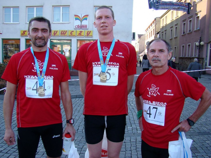 Zdjęcie w galerii na portalu naszwodzislaw.com: 288 osób pobiegło w PÓŁMARATONIE wiadomości z regionu