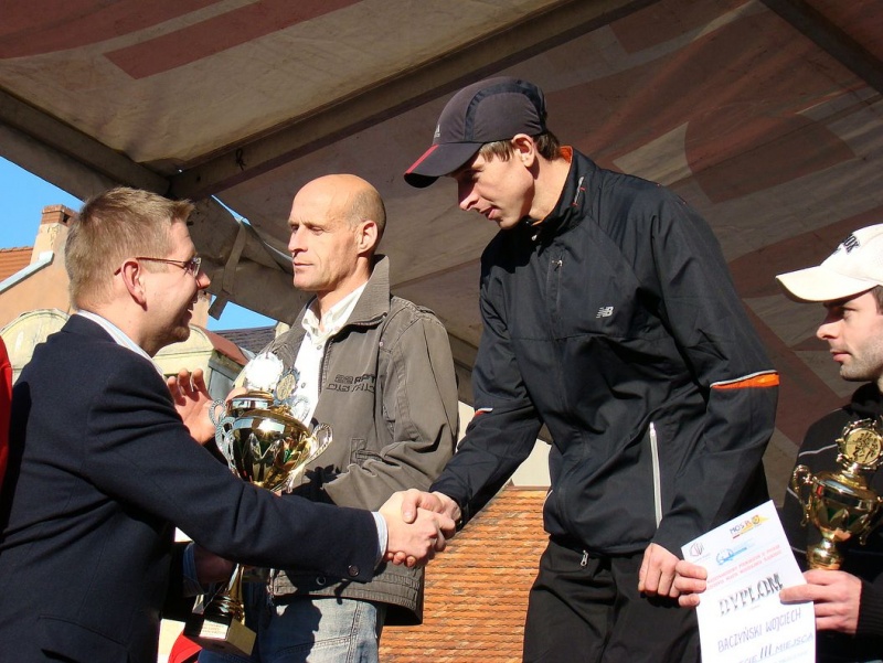 Zdjęcie w galerii na portalu naszwodzislaw.com: 288 osób pobiegło w PÓŁMARATONIE wiadomości z regionu