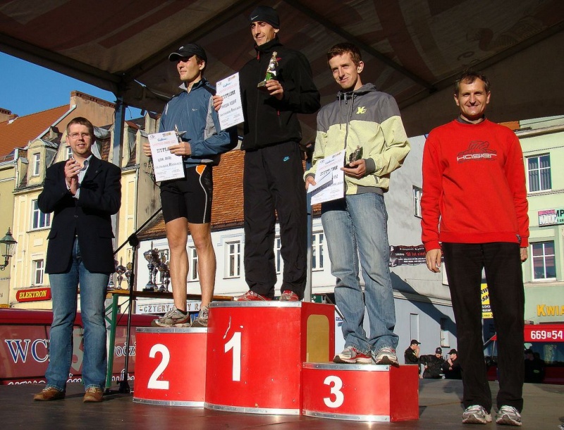 Zdjęcie w galerii na portalu naszwodzislaw.com: 288 osób pobiegło w PÓŁMARATONIE wiadomości z regionu