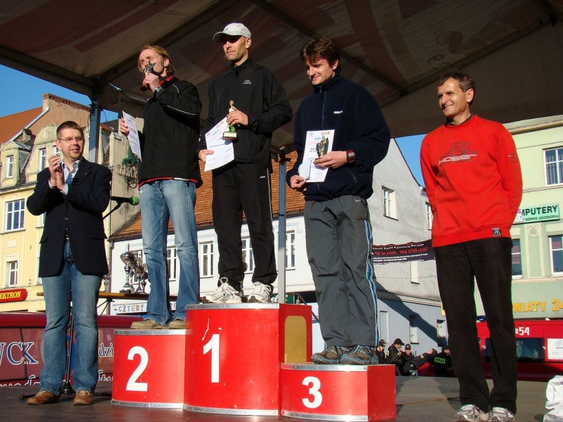 Zdjęcie w galerii na portalu naszwodzislaw.com: 288 osób pobiegło w PÓŁMARATONIE wiadomości z regionu