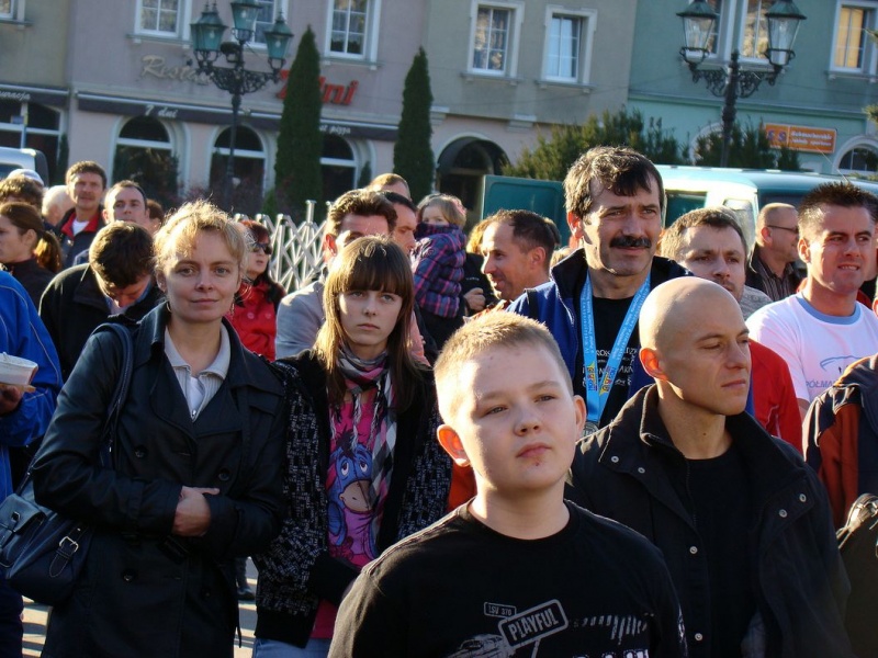 Zdjęcie w galerii na portalu naszwodzislaw.com: 288 osób pobiegło w PÓŁMARATONIE wiadomości z regionu