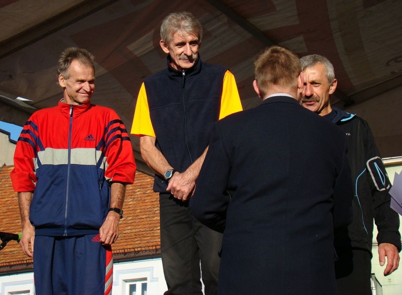 Zdjęcie w galerii na portalu naszwodzislaw.com: 288 osób pobiegło w PÓŁMARATONIE wiadomości z regionu