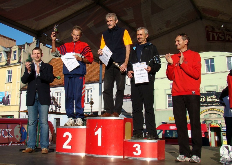 Zdjęcie w galerii na portalu naszwodzislaw.com: 288 osób pobiegło w PÓŁMARATONIE wiadomości z regionu