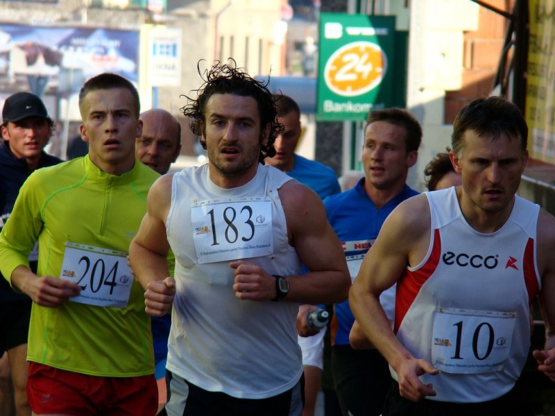 Zdjęcie w galerii na portalu naszwodzislaw.com: 288 osób pobiegło w PÓŁMARATONIE wiadomości z regionu