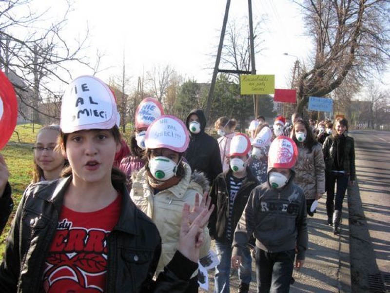 Zdjęcie w galerii na portalu naszwodzislaw.com: To nie krasnoludki palą śmieci! wiadomości z regionu