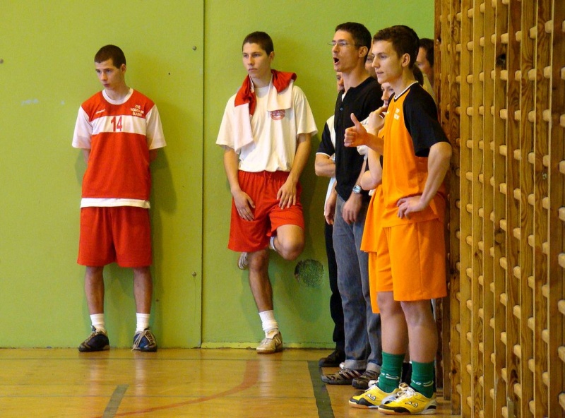 Zdjęcie w galerii na portalu naszwodzislaw.com: Mistrzowie powiatu w piłce halowej wiadomości z regionu