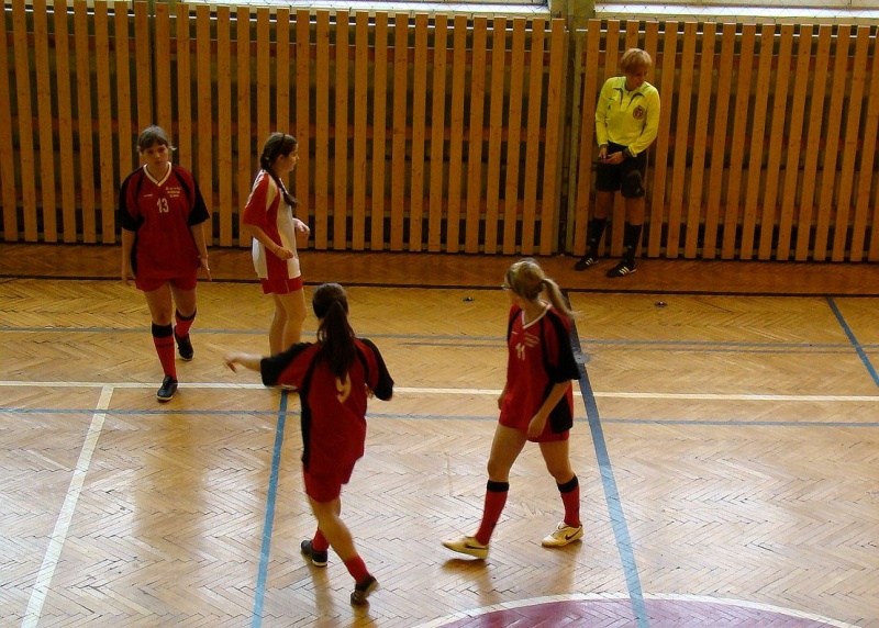 Zdjęcie w galerii na portalu naszwodzislaw.com: Mistrzowie powiatu w piłce halowej wiadomości z regionu