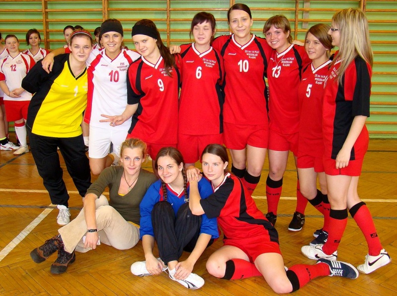 Zdjęcie w galerii na portalu naszwodzislaw.com: Mistrzowie powiatu w piłce halowej wiadomości z regionu