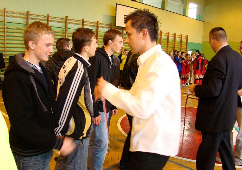 Zdjęcie w galerii na portalu naszwodzislaw.com: Mistrzowie powiatu w piłce halowej wiadomości z regionu