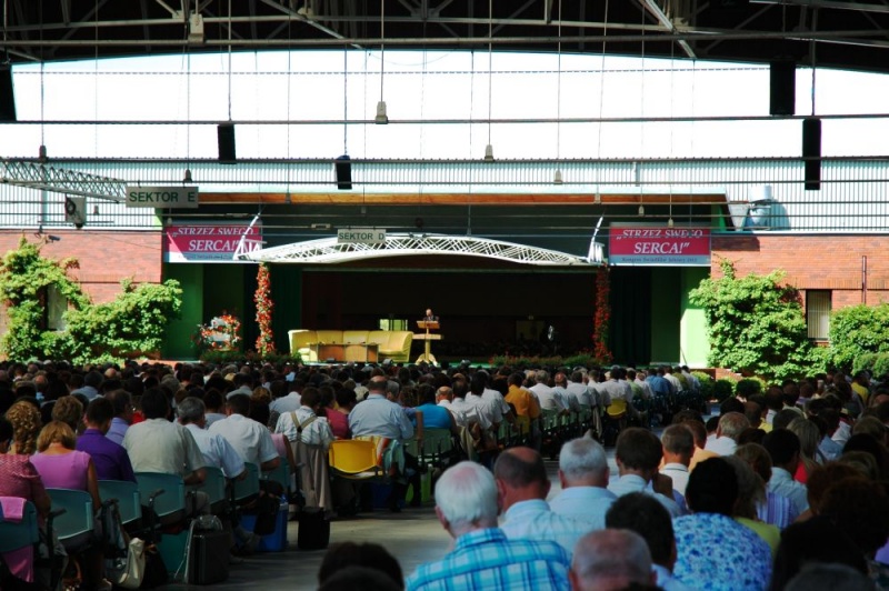 Zdjęcie w galerii na portalu naszwodzislaw.com: Trzydniowy kongres Świadków Jehowy wiadomości z regionu