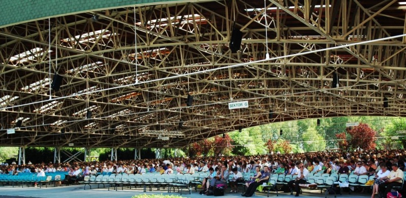 Zdjęcie w galerii na portalu naszwodzislaw.com: Trzydniowy kongres Świadków Jehowy wiadomości z regionu