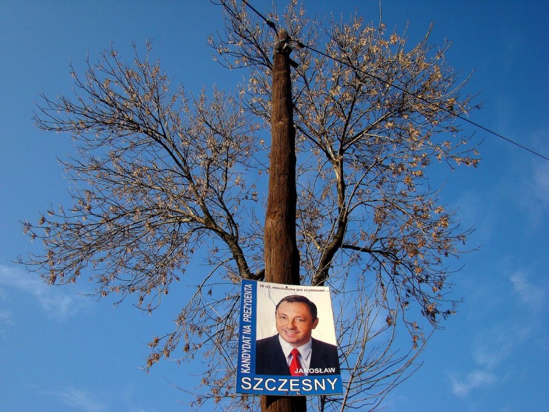 Zdjęcie w galerii na portalu naszwodzislaw.com: EKSPANSJA plakatów wyborczych wiadomości z regionu