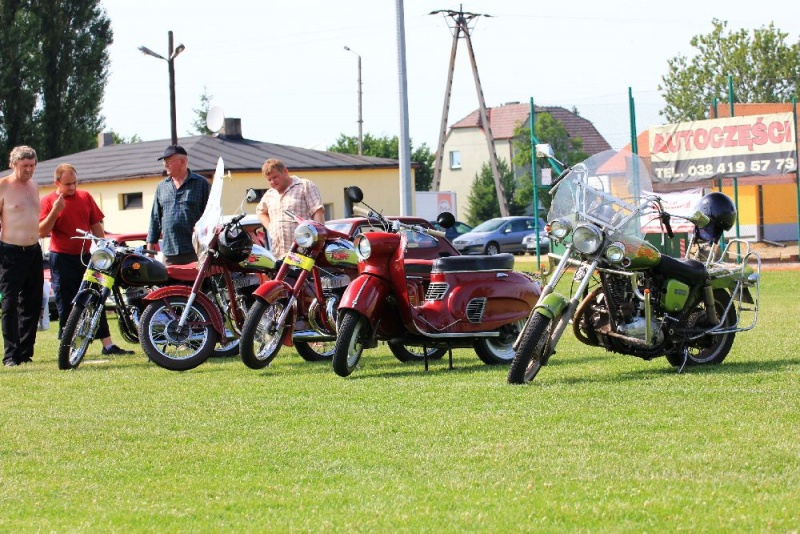 Zdjęcie w galerii na portalu naszwodzislaw.com: Zabytkowe pojazdy zjechały do Zabełkowa wiadomości z regionu