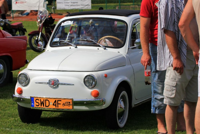 Zdjęcie w galerii na portalu naszwodzislaw.com: Zabytkowe pojazdy zjechały do Zabełkowa wiadomości z regionu