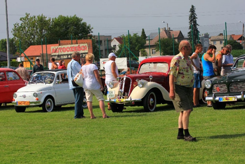 Zdjęcie w galerii na portalu naszwodzislaw.com: Zabytkowe pojazdy zjechały do Zabełkowa wiadomości z regionu