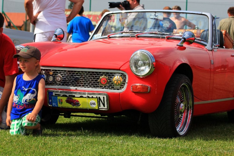 Zdjęcie w galerii na portalu naszwodzislaw.com: Zabytkowe pojazdy zjechały do Zabełkowa wiadomości z regionu