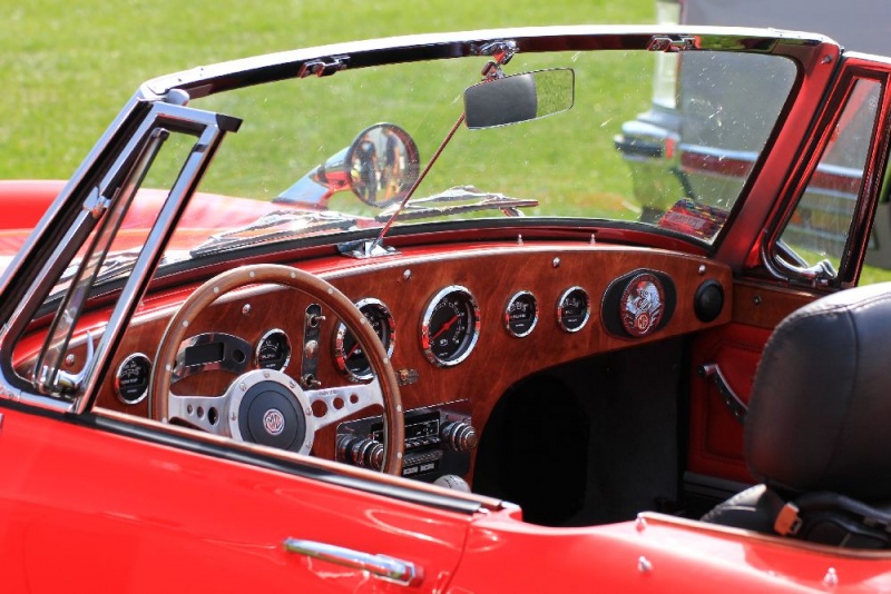 Zdjęcie w galerii na portalu naszwodzislaw.com: Zabytkowe pojazdy zjechały do Zabełkowa wiadomości z regionu