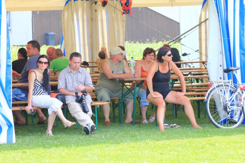 Zdjęcie w galerii na portalu naszwodzislaw.com: Zabytkowe pojazdy zjechały do Zabełkowa wiadomości z regionu