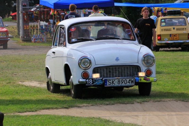 Zdjęcie w galerii na portalu naszwodzislaw.com: Zabytkowe pojazdy zjechały do Zabełkowa wiadomości z regionu