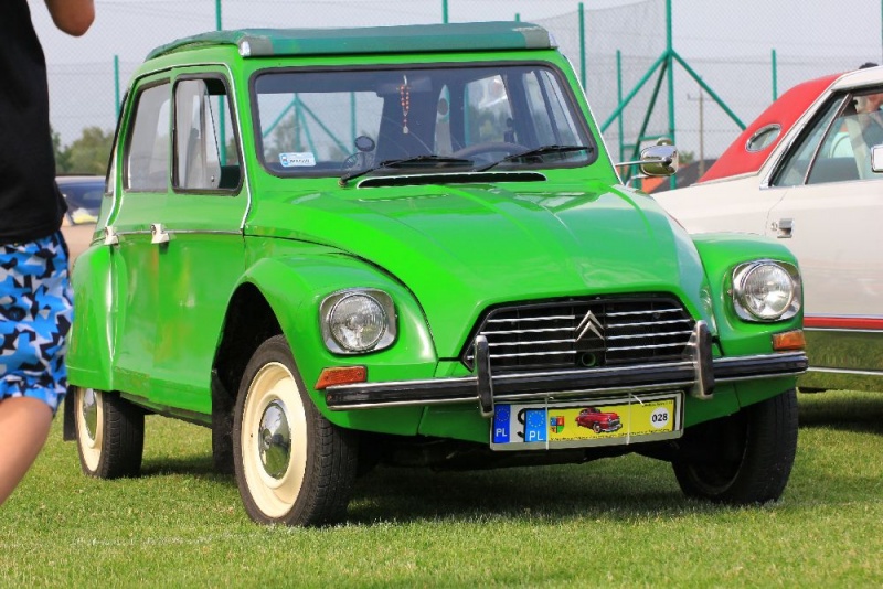 Zdjęcie w galerii na portalu naszwodzislaw.com: Zabytkowe pojazdy zjechały do Zabełkowa wiadomości z regionu