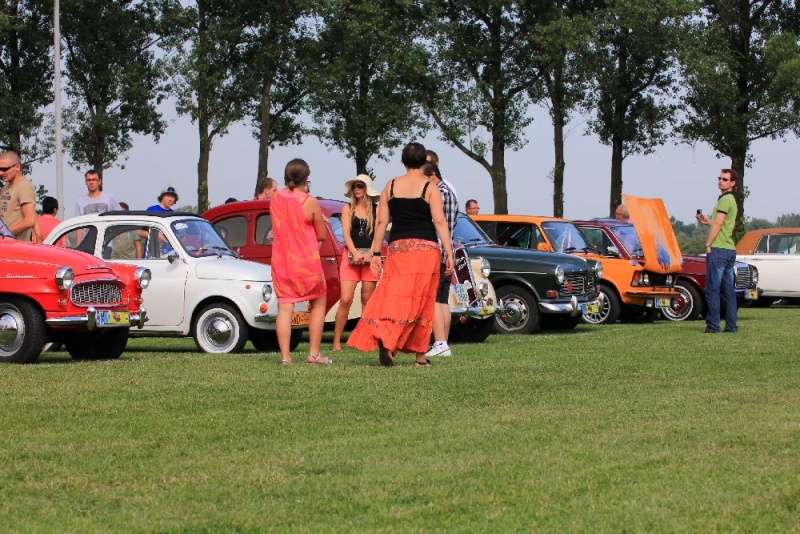 Zdjęcie w galerii na portalu naszwodzislaw.com: Zabytkowe pojazdy zjechały do Zabełkowa wiadomości z regionu