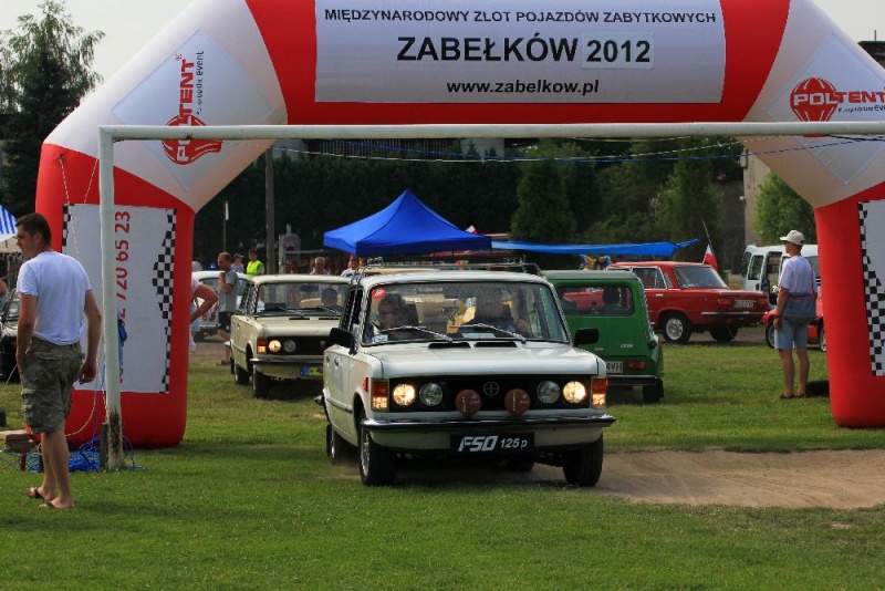 Zdjęcie w galerii na portalu naszwodzislaw.com: Zabytkowe pojazdy zjechały do Zabełkowa wiadomości z regionu