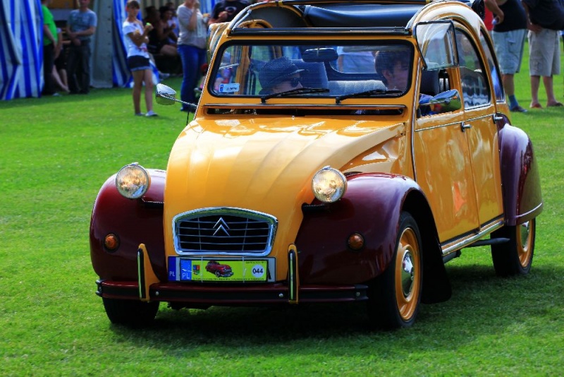 Zdjęcie w galerii na portalu naszwodzislaw.com: Zabytkowe pojazdy zjechały do Zabełkowa wiadomości z regionu