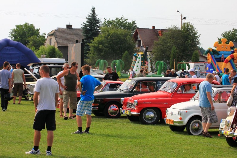 Zdjęcie w galerii na portalu naszwodzislaw.com: Zabytkowe pojazdy zjechały do Zabełkowa wiadomości z regionu