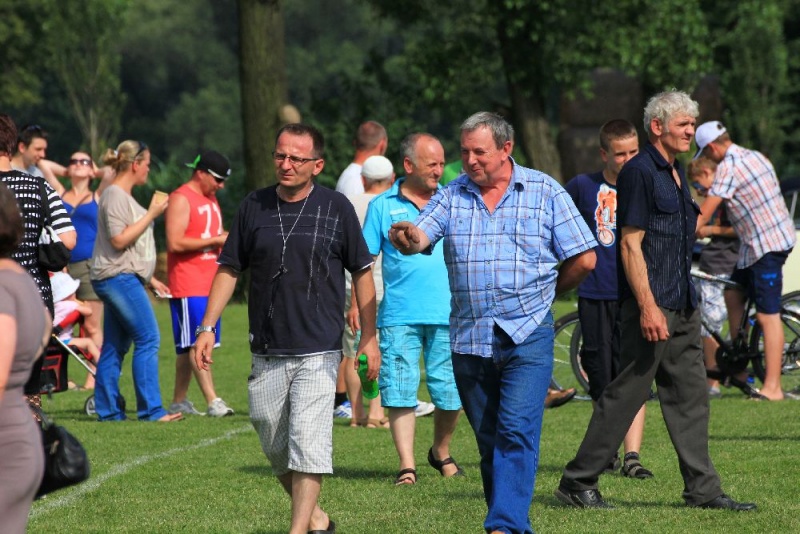 Zdjęcie w galerii na portalu naszwodzislaw.com: Zabytkowe pojazdy zjechały do Zabełkowa wiadomości z regionu