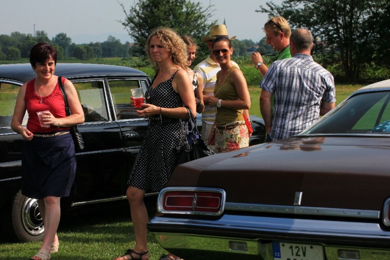 Zdjęcie w galerii na portalu naszwodzislaw.com: Zabytkowe pojazdy zjechały do Zabełkowa wiadomości z regionu