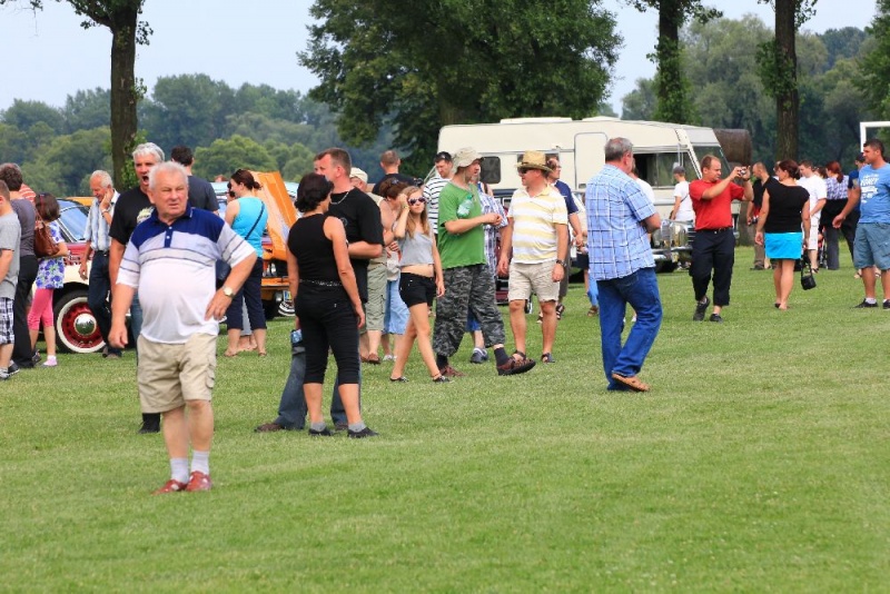 Zdjęcie w galerii na portalu naszwodzislaw.com: Zabytkowe pojazdy zjechały do Zabełkowa wiadomości z regionu
